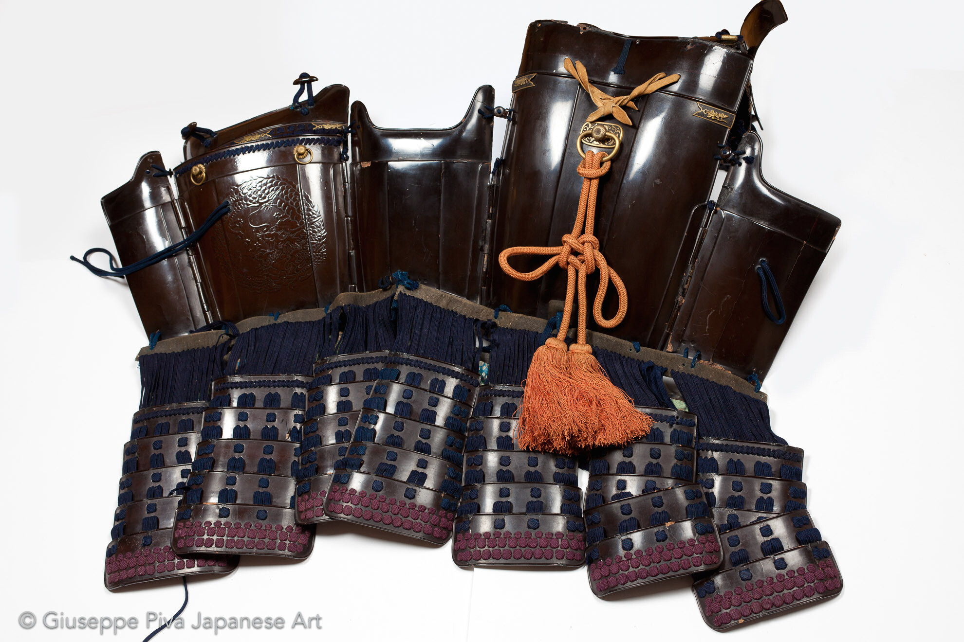 A Heart of Iron. The Samurai Dō Breastplates An Essay on Samurai Breastplates "Dō" – Their Construction, Types, and History from Antiquity to Late Edo